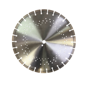 Diamond segmented hand-held saw blade for concrete and masonry